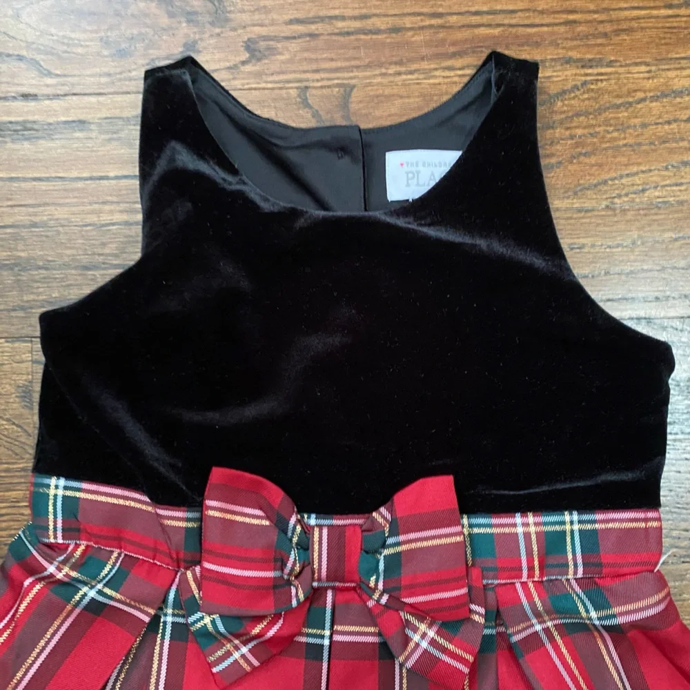 Children’s Place- toddler girl 4T Black Velvet Top Red Plaid Bow Skirt holiday